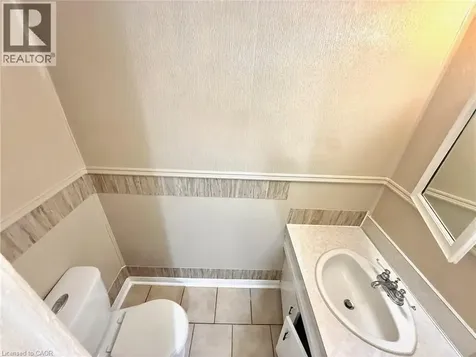 17 Lyons Avenue Welland ON L3B 1L8