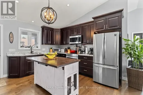 135 Confederation Drive Chatsworth ON N0H 1R0