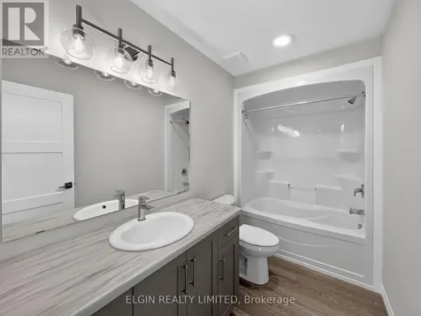 9 Horizon Court Central Elgin ON N5P 0E5