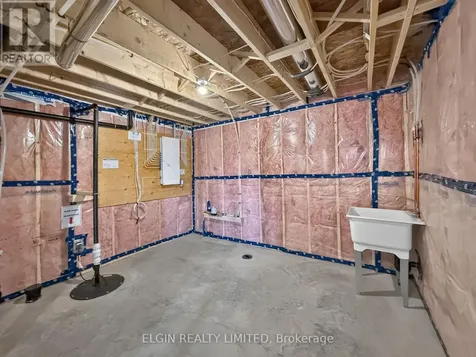 9 Horizon Court Central Elgin ON N5P 0E5