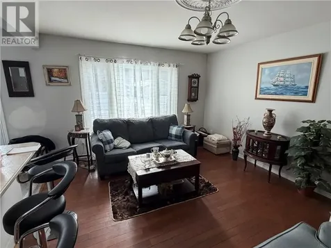 58 Washington Crescent Elliot Lake ON P3A 2L7