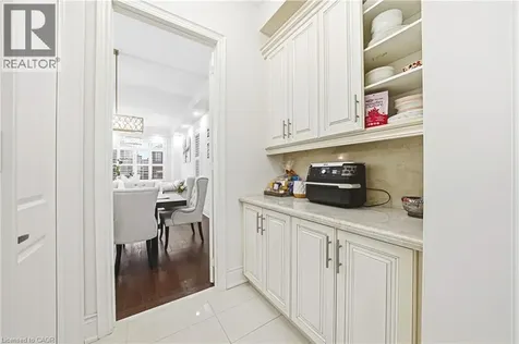 60 Golden Hawk Drive Waterdown ON L8B 1W9