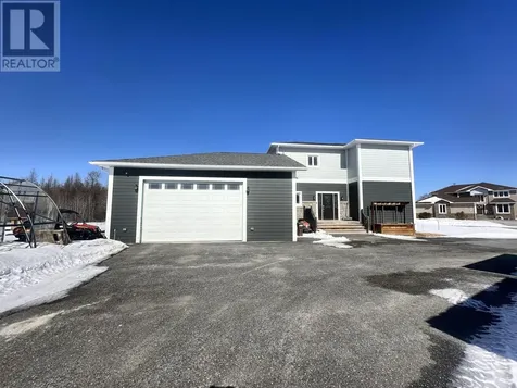123 Christie Place Geraldton ON P0T 1M0