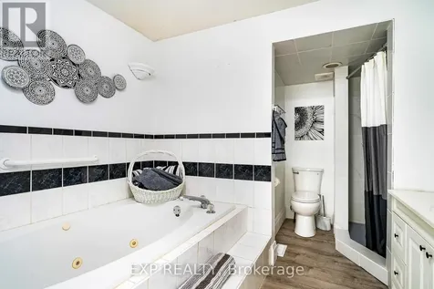27 Sunnidale Road South Wasaga Beach ON L9Z 2M5