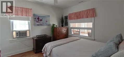 322 Oxford Avenue Crystal Beach ON L0S 1B0