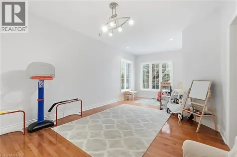 4184 Arbourfield Drive Burlington ON L7M 4A5