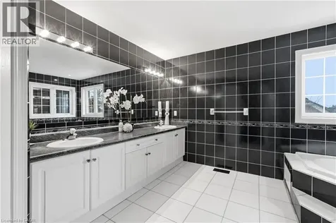 4184 Arbourfield Drive Burlington ON L7M 4A5