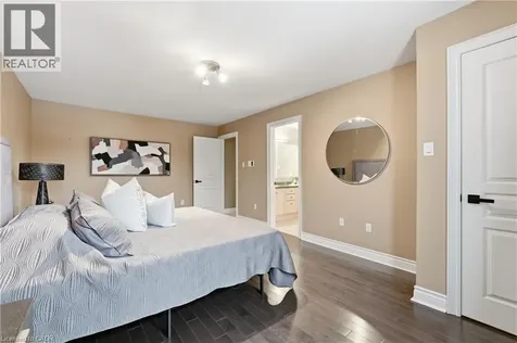 4184 Arbourfield Drive Burlington ON L7M 4A5