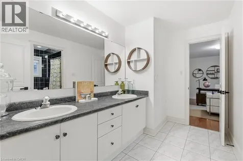 4184 Arbourfield Drive Burlington ON L7M 4A5