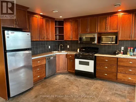 1426 Victoria Street North Kitchener ON N2B 3E2