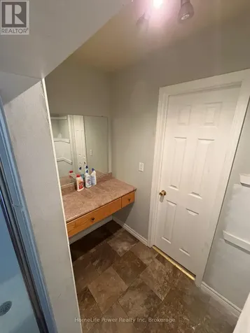 1426 Victoria Street North Kitchener ON N2B 3E2