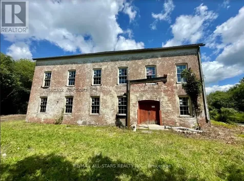175 Laidlaw Street North Brock ON L0E 1E0