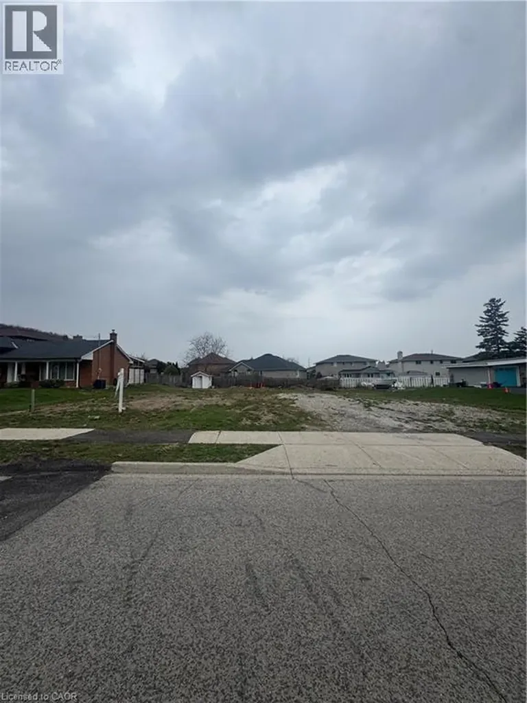 11 Kilbourn Avenue Hamilton ON L8G 3C9