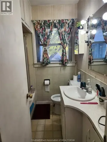 33 John Street Chatham ON N7M 5B5
