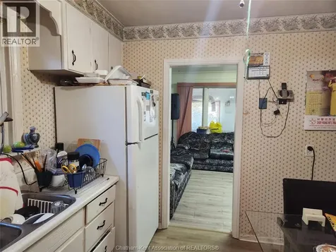 33 John Street Chatham ON N7M 5B5