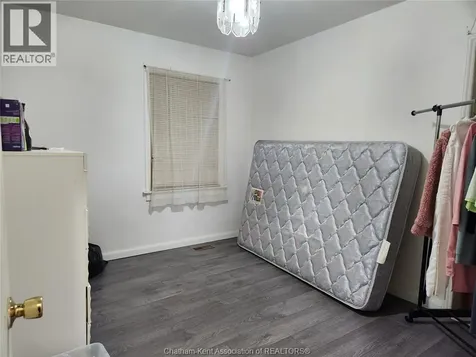 33 John Street Chatham ON N7M 5B5