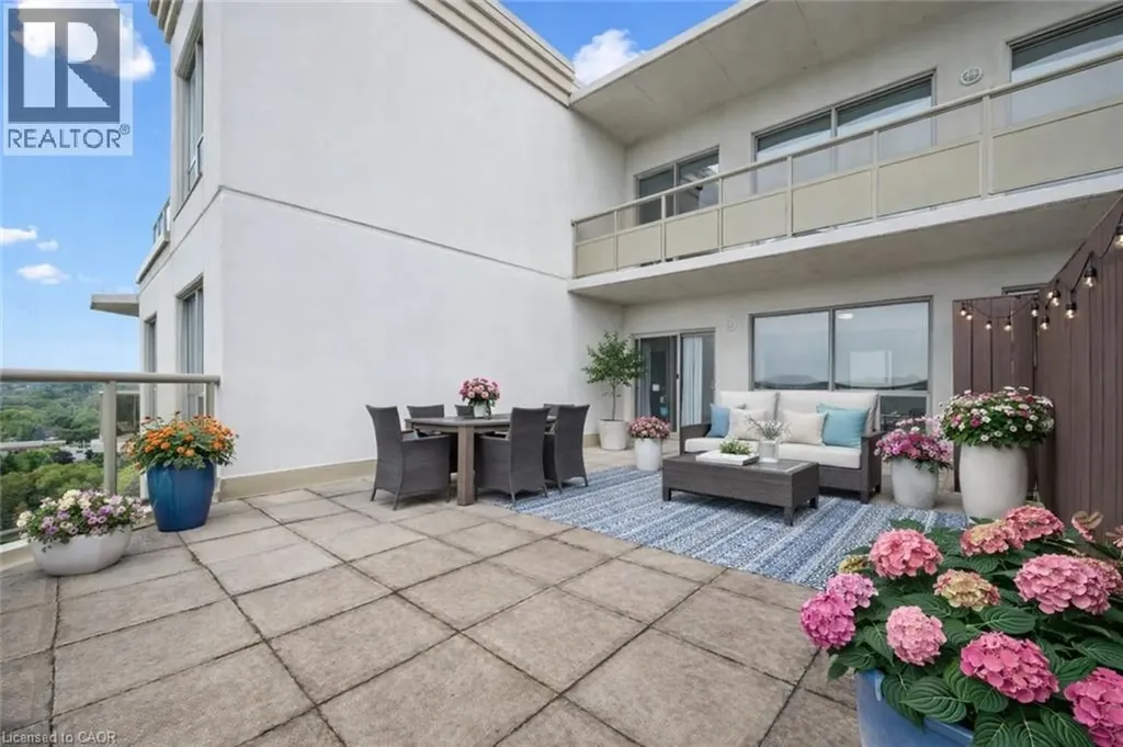 255 Keats Way Waterloo ON N2L 6N6