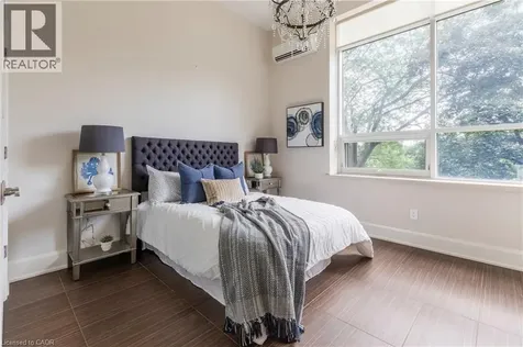 397 King Street West Dundas ON L9H 1W9