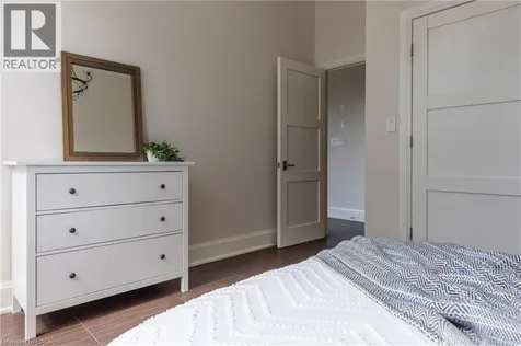 397 King Street West Dundas ON L9H 1W9