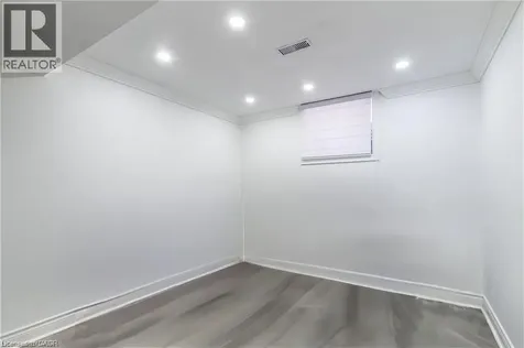 252 Thorner Drive Hamilton ON L8V 2M7