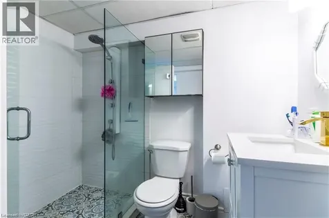 252 Thorner Drive Hamilton ON L8V 2M7