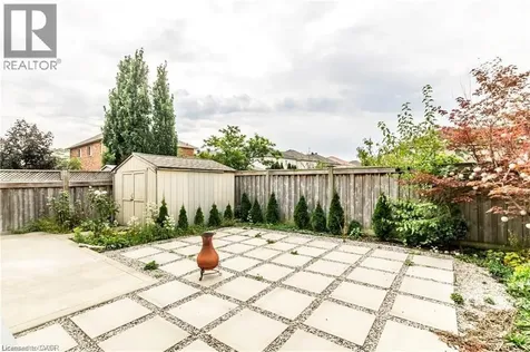 252 Thorner Drive Hamilton ON L8V 2M7