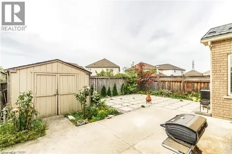 252 Thorner Drive Hamilton ON L8V 2M7