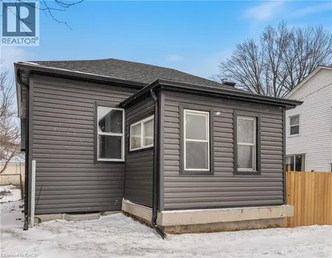 162 Brock Street North Sarnia ON N7T 5Z1