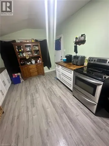 162 Brock Street North Sarnia ON N7T 5Z1