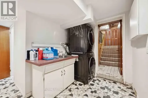 2353 Georgina Drive Ottawa ON K2B 7M6