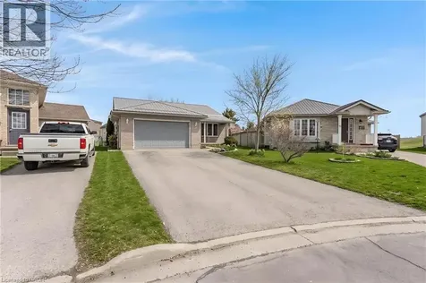 15 Erin Court Aylmer ON N5H 3G6
