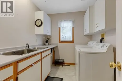 15 Erin Court Aylmer ON N5H 3G6