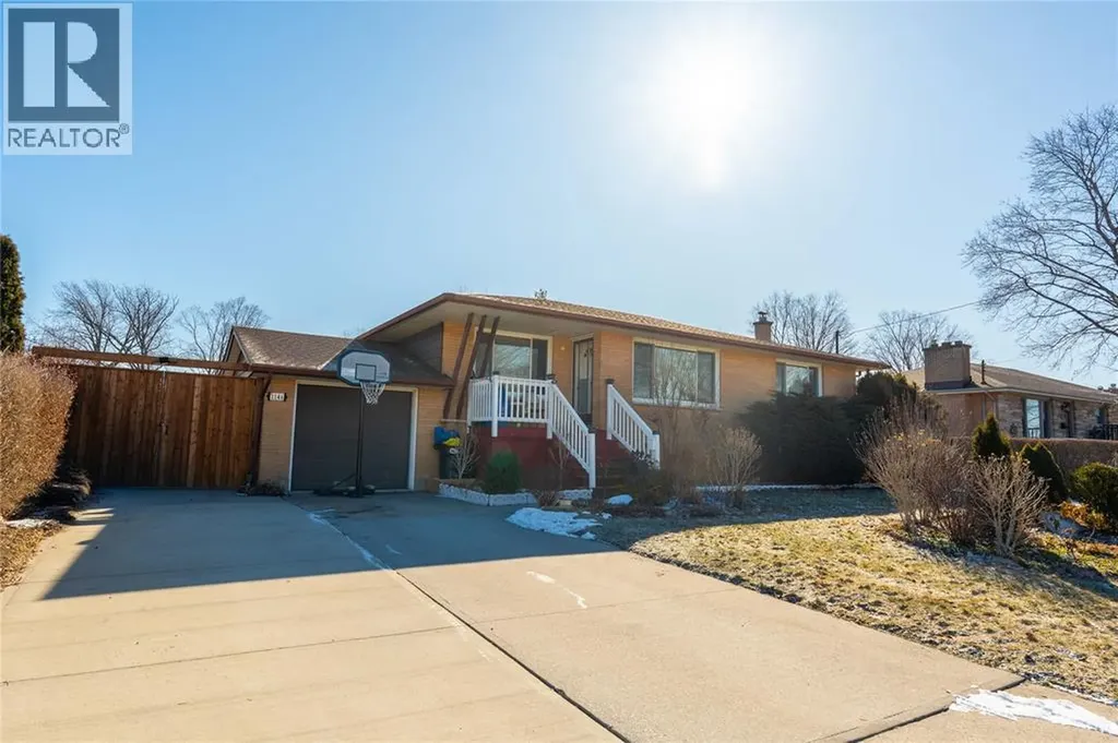 1146 O'rae Avenue Sarnia ON N7S 3G9