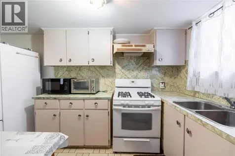 1146 O'rae Avenue Sarnia ON N7S 3G9