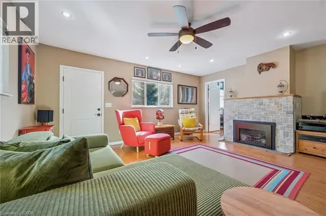 32 Holly Trail Puslinch ON N3C 2V4