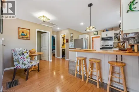 32 Holly Trail Puslinch ON N3C 2V4