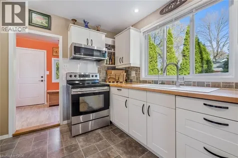 32 Holly Trail Puslinch ON N3C 2V4