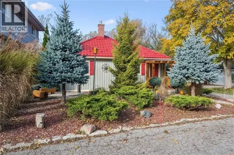 32 Holly Trail Puslinch ON N3C 2V4
