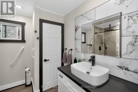 44 Byrnes Crescent Penetanguishene ON L9M 1V9