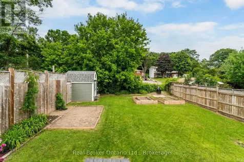 44 Byrnes Crescent Penetanguishene ON L9M 1V9