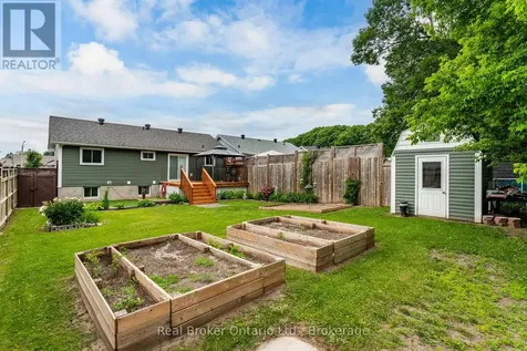 44 Byrnes Crescent Penetanguishene ON L9M 1V9