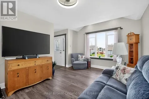 44 Byrnes Crescent Penetanguishene ON L9M 1V9