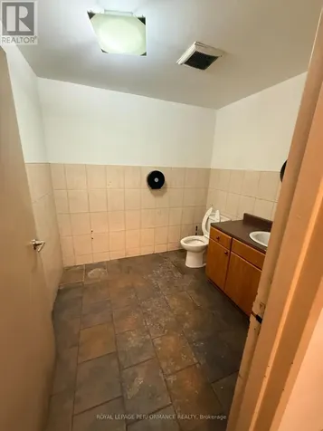 1754A Montreal Road Ottawa ON K1J 6N3