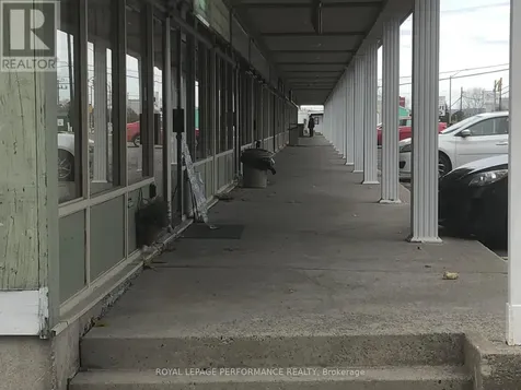 1754A Montreal Road Ottawa ON K1J 6N3
