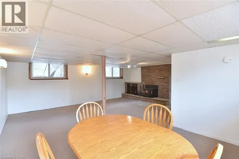 409 Tennyson Drive Oakville ON L6L 3Z2