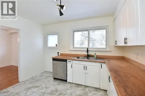 409 Tennyson Drive Oakville ON L6L 3Z2
