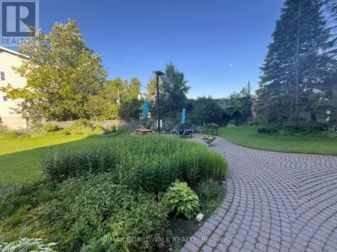 555 Brittany Drive Ottawa ON K1K 4C5