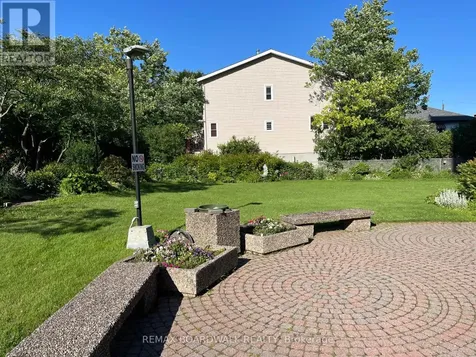 555 Brittany Drive Ottawa ON K1K 4C5