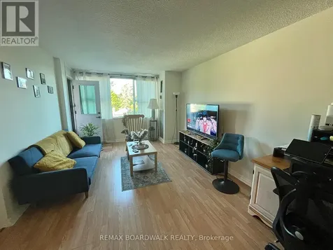 555 Brittany Drive Ottawa ON K1K 4C5