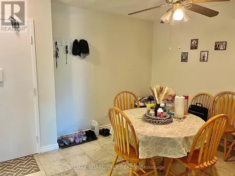 555 Brittany Drive Ottawa ON K1K 4C5